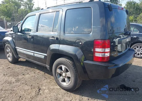 2008 Jeep Liberty Sport z USA, uszkodzony, nr VIN 1J8GN28KX8W194247